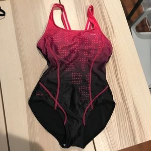 One piece sports swimming suit